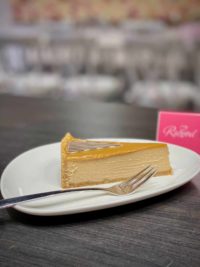 Cheesecake karamelový z Ružovej cukrárne Nitra