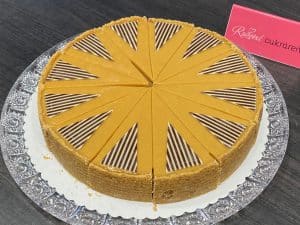 Cheesecake karamelový - zákusky Ružová cukráreň Nitra