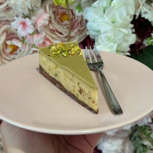 Cheesecake pistáciový zákusky Nitra eshop Ružová cukráreň